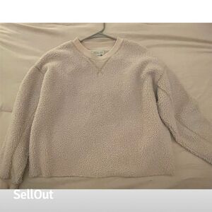 American Eagle Women's Ivory Fuzzy Crew Pullover Sweater Size XS